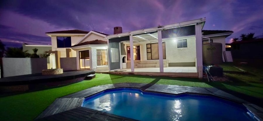 5 Bedroom Property for Sale in Summerstrand Eastern Cape